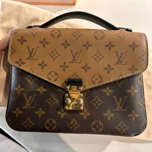 Louis Vuitton Reverse Pouchette Metis